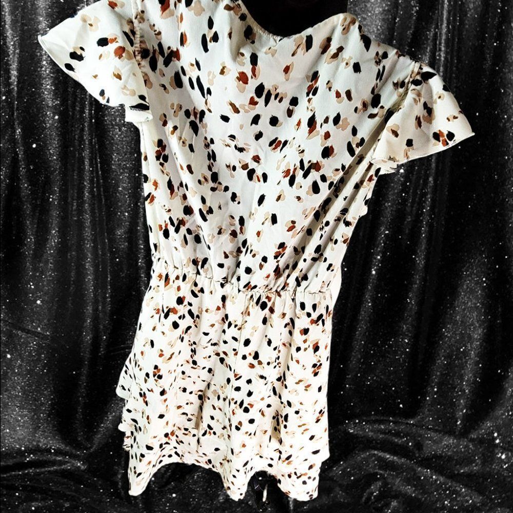 Cream butterfly sleeves layered sashed flirty dress - Picture 5 of 5